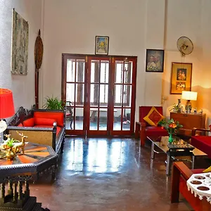 Madugalle's Family Kandy